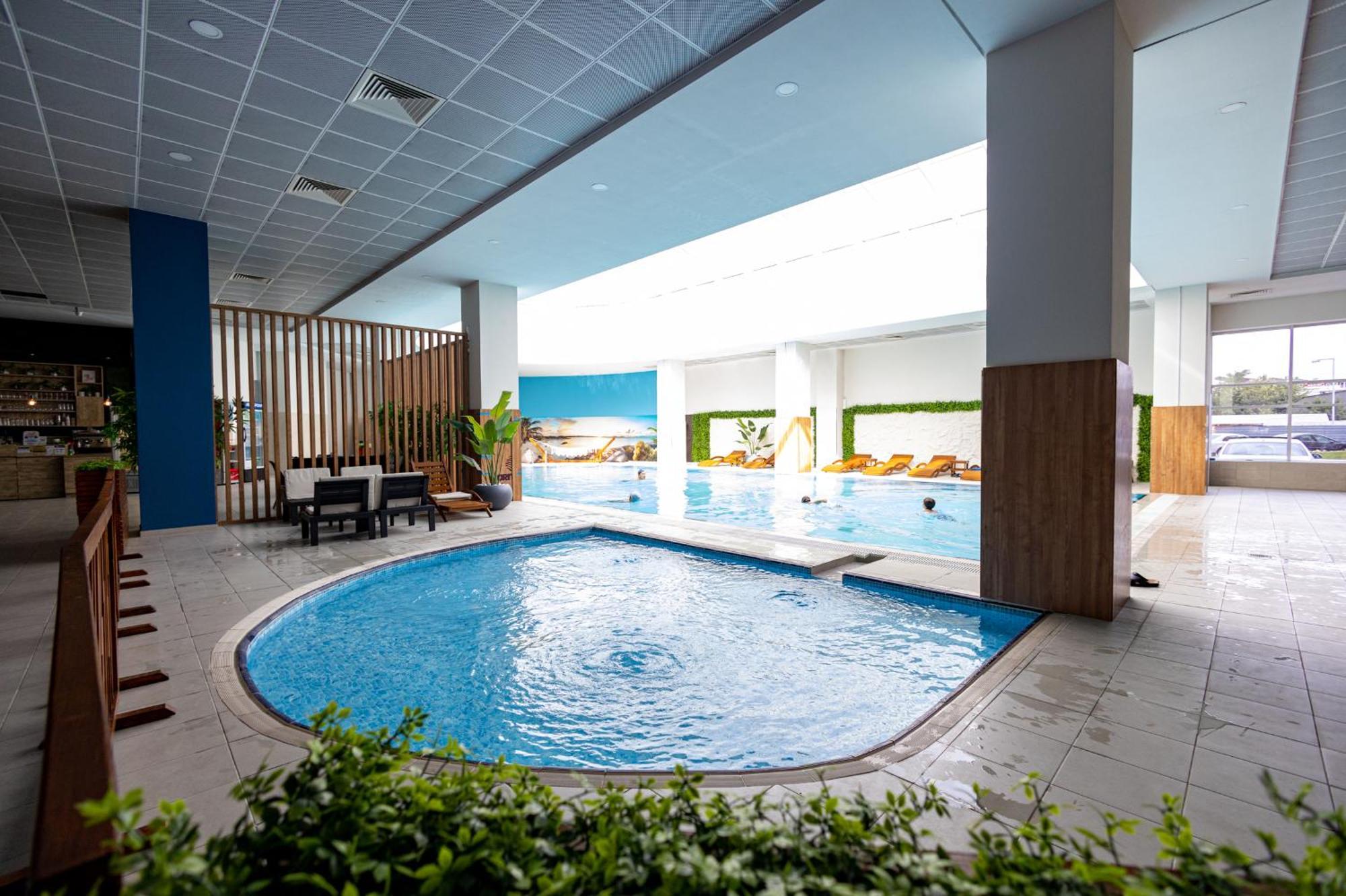 18Th & 16H Floor Secure Luxury Condos With Pool & Fitness Included In Price Skopje Exterior photo