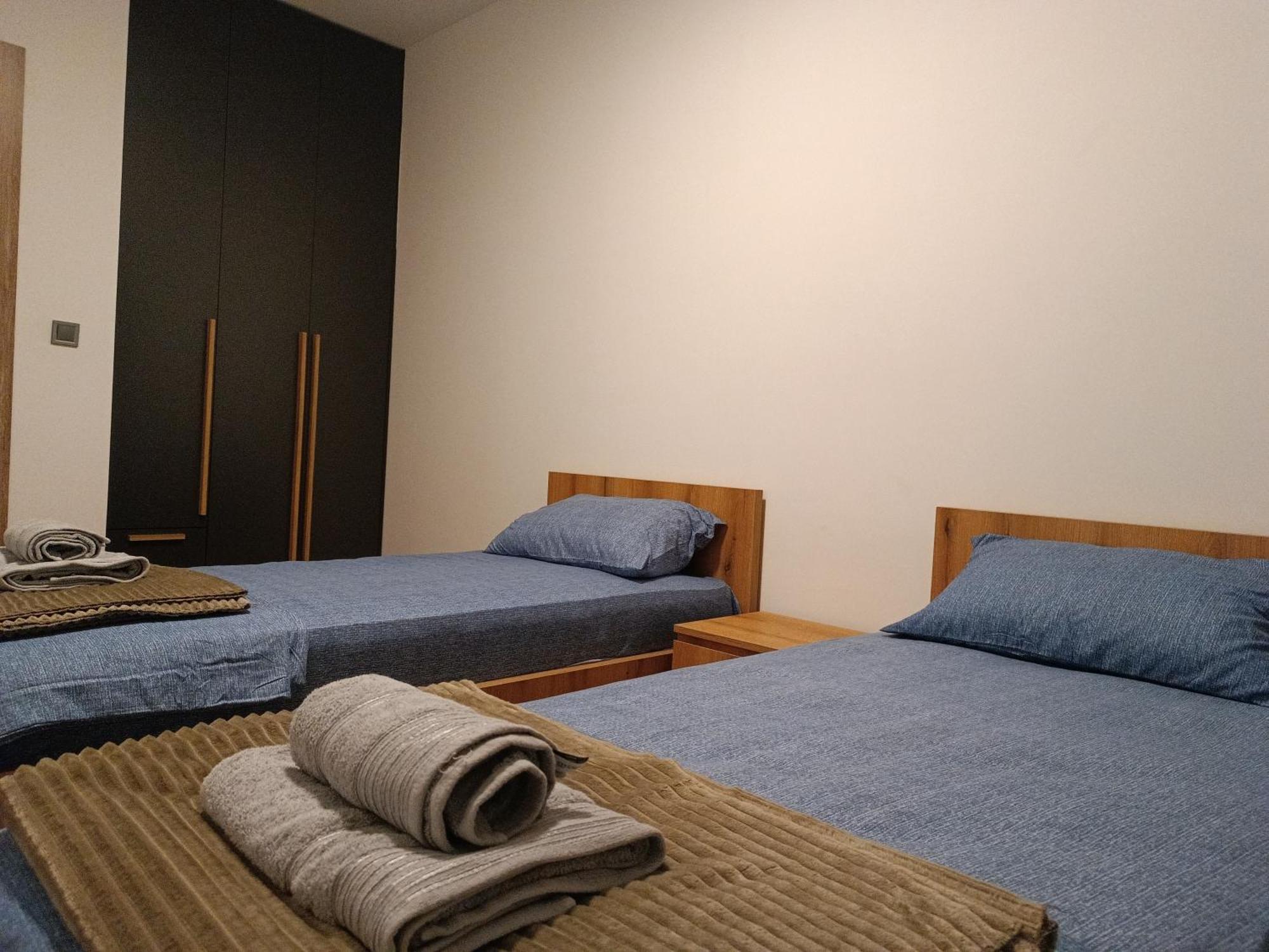 18Th & 16H Floor Secure Luxury Condos With Pool & Fitness Included In Price Skopje Exterior photo